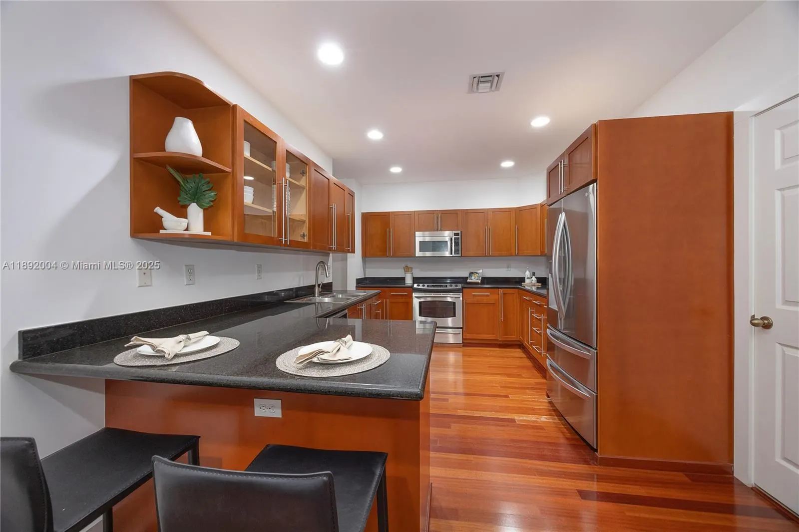 3170 Jackson Ave, #5