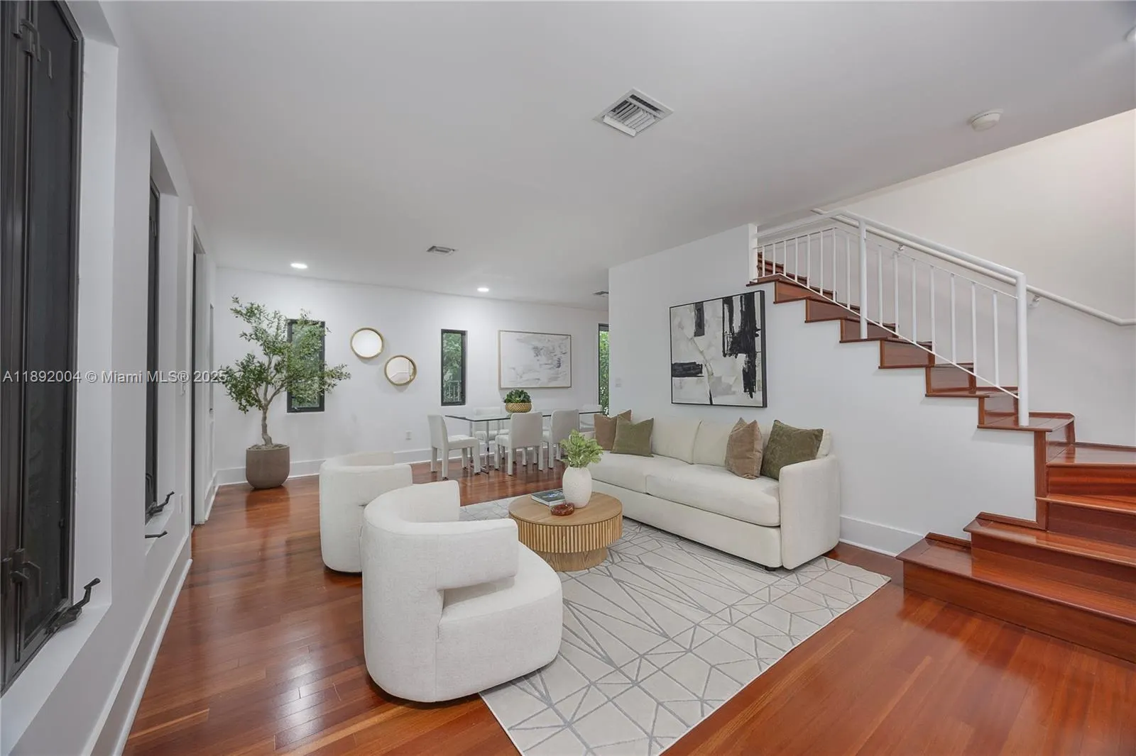 3170 Jackson Ave, #5