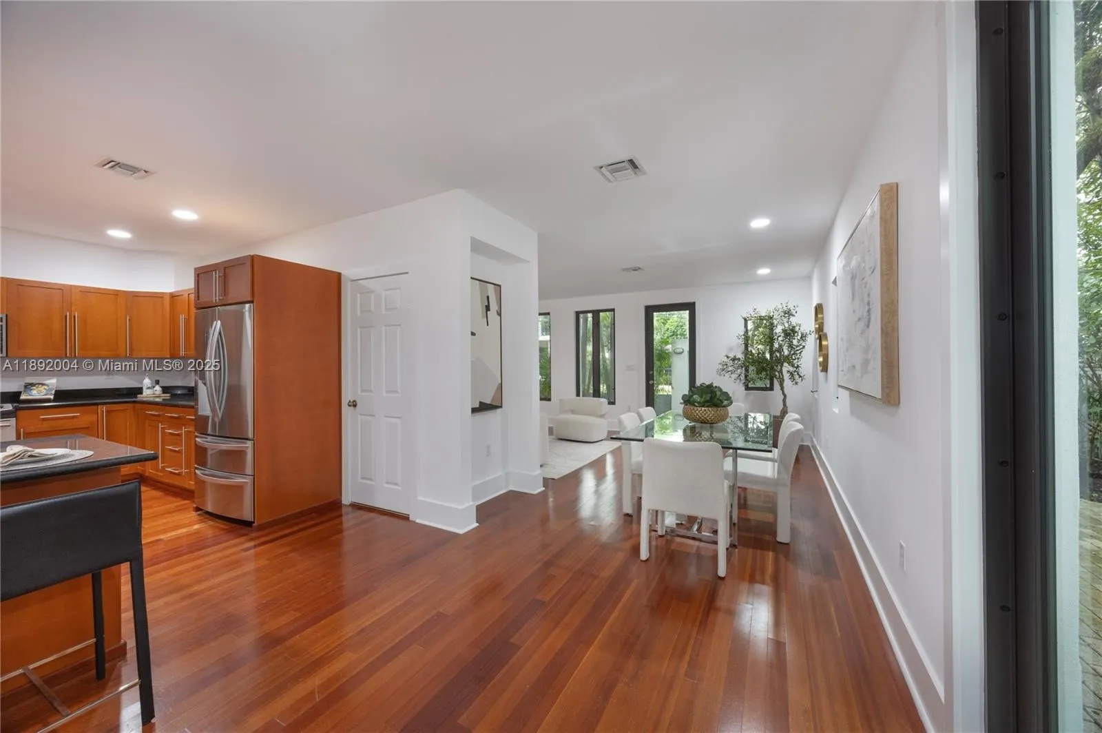 3170 Jackson Ave, #5