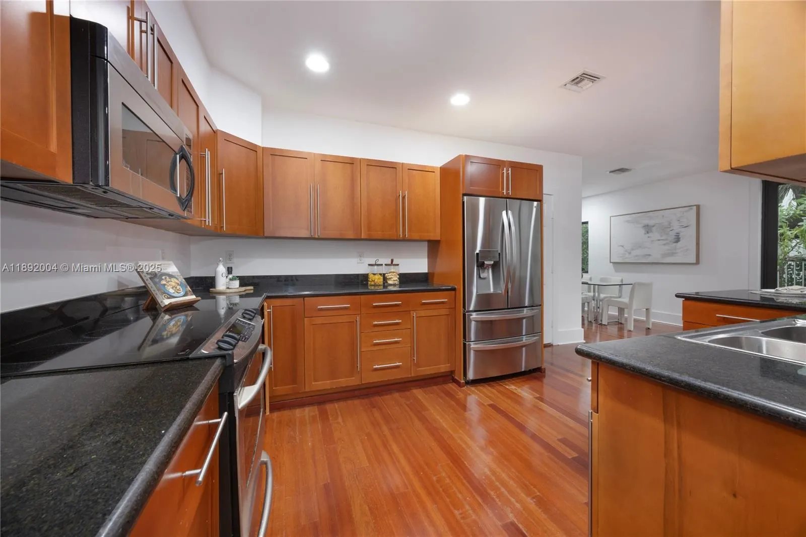 3170 Jackson Ave, #5