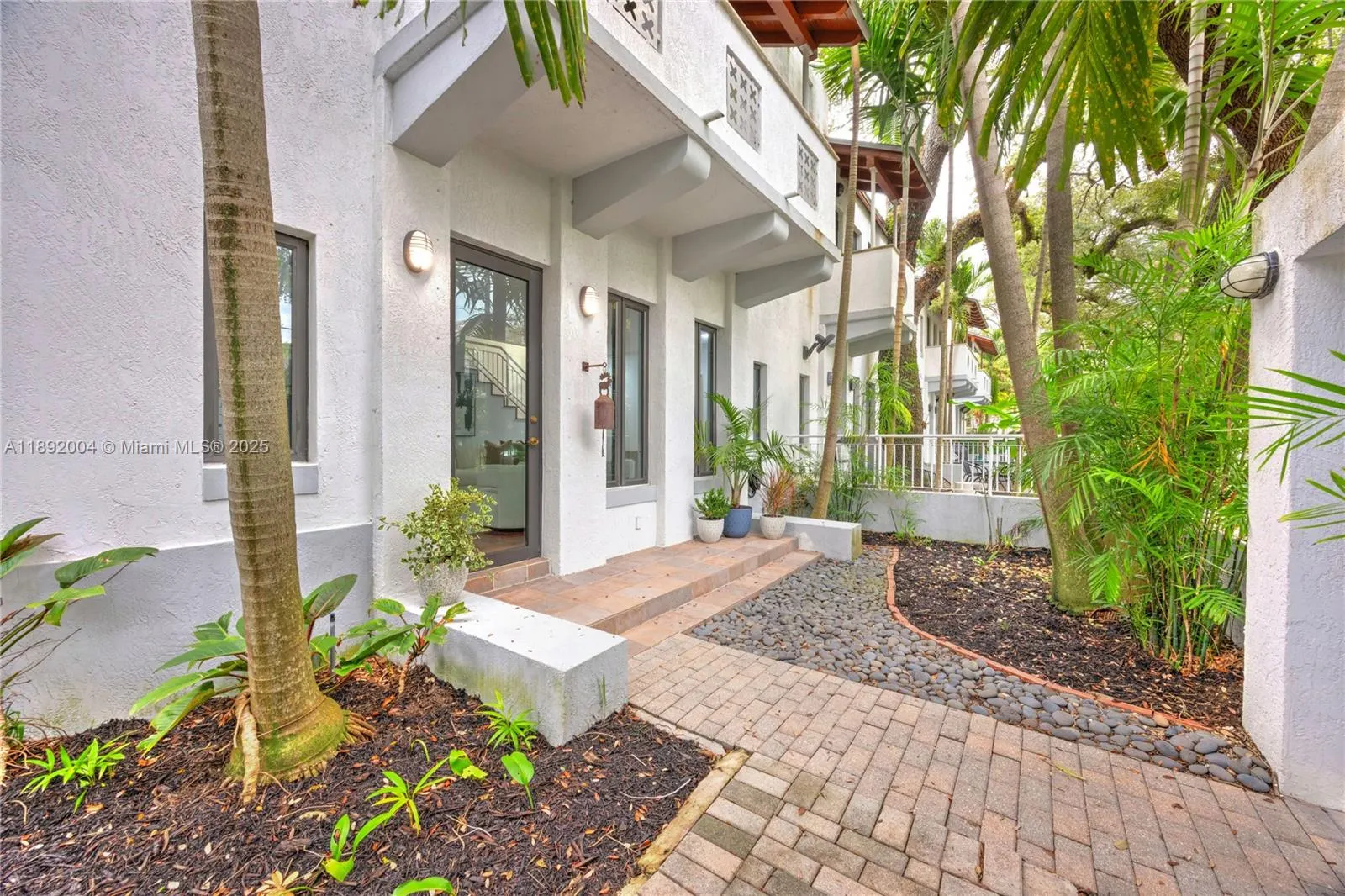 3170 Jackson Ave, #5