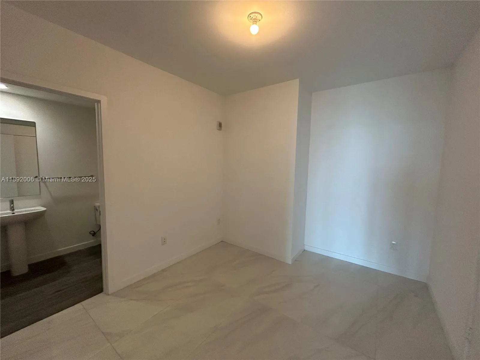 2900 NE 7th Ave, #306