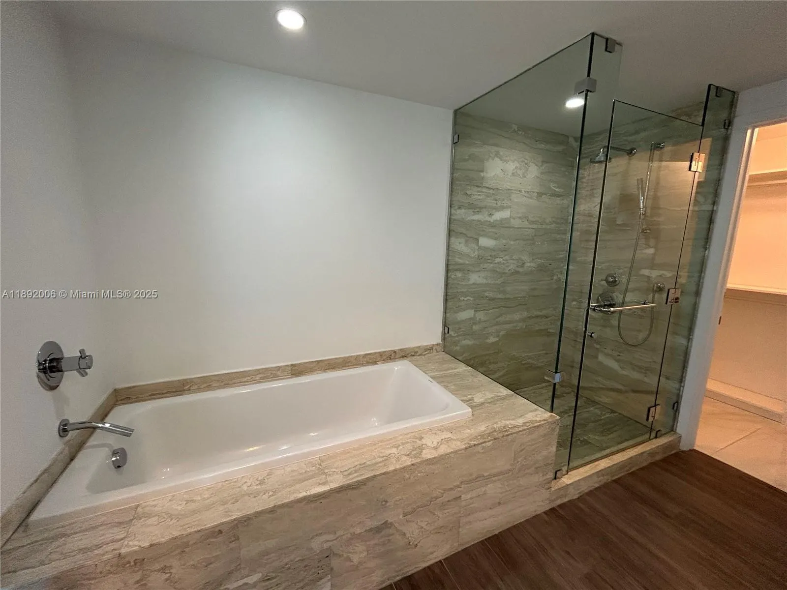2900 NE 7th Ave, #306