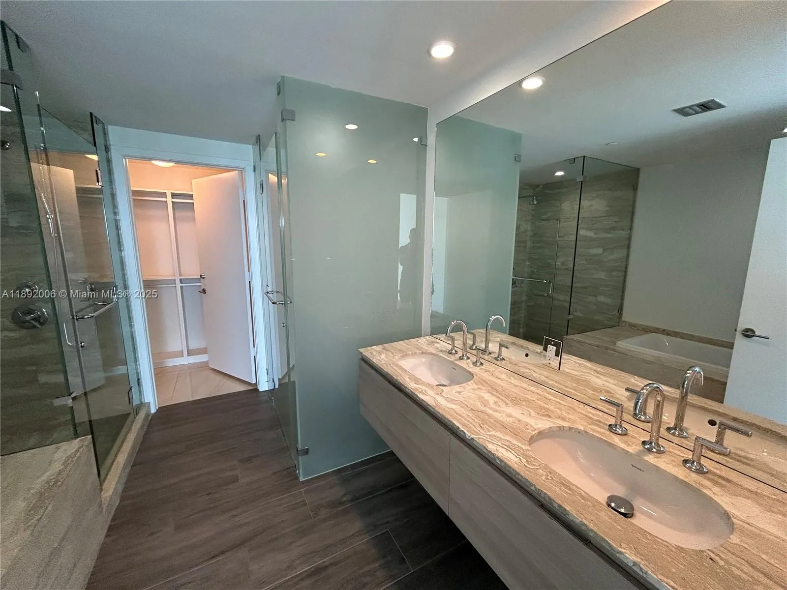 2900 NE 7th Ave, #306