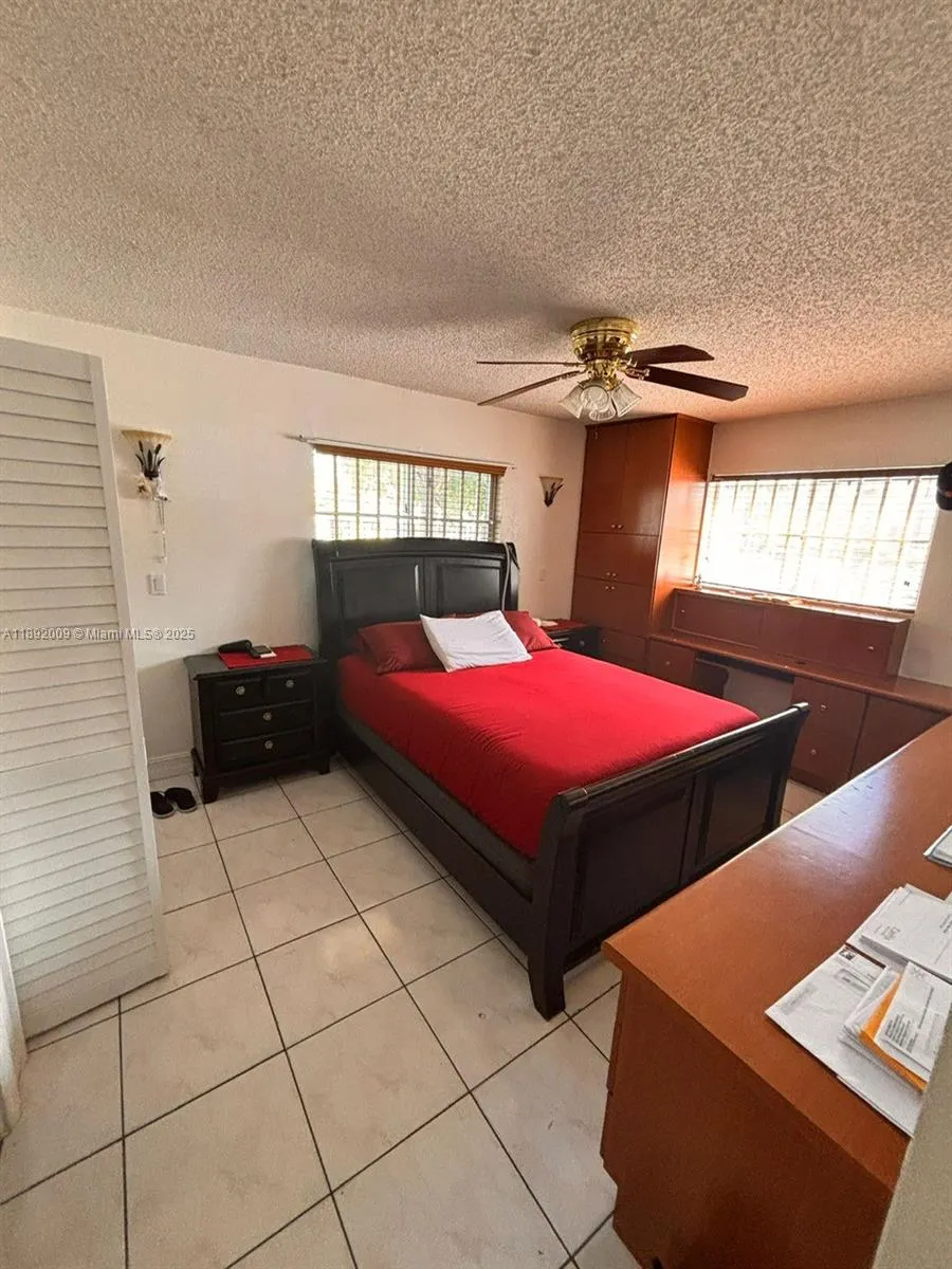 2565 W 56th St, #101