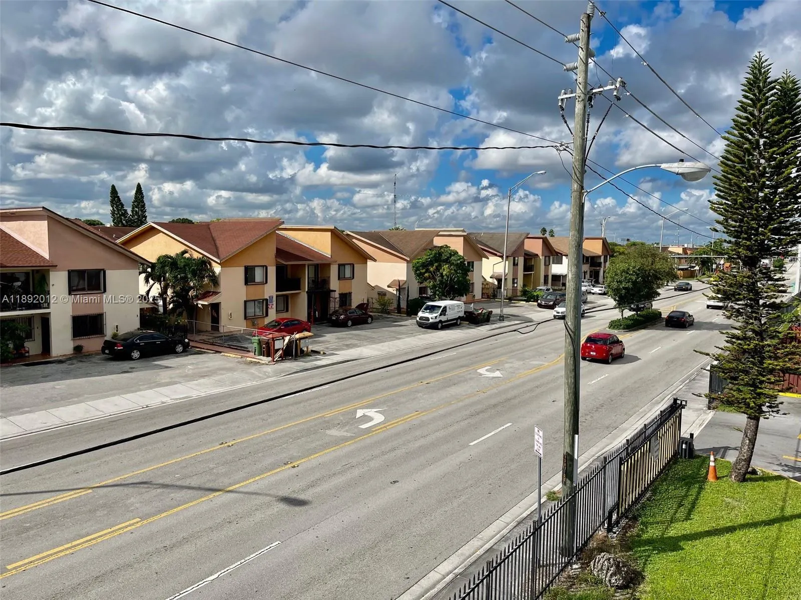1725 W 60th St, #F304