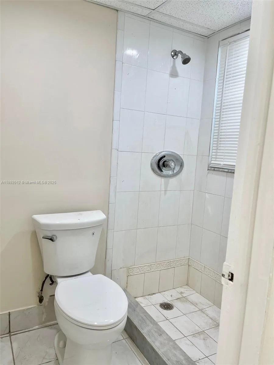 1725 W 60th St, #F304
