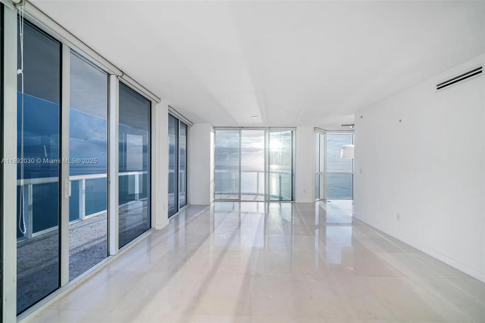 6365 Collins Ave, #2901