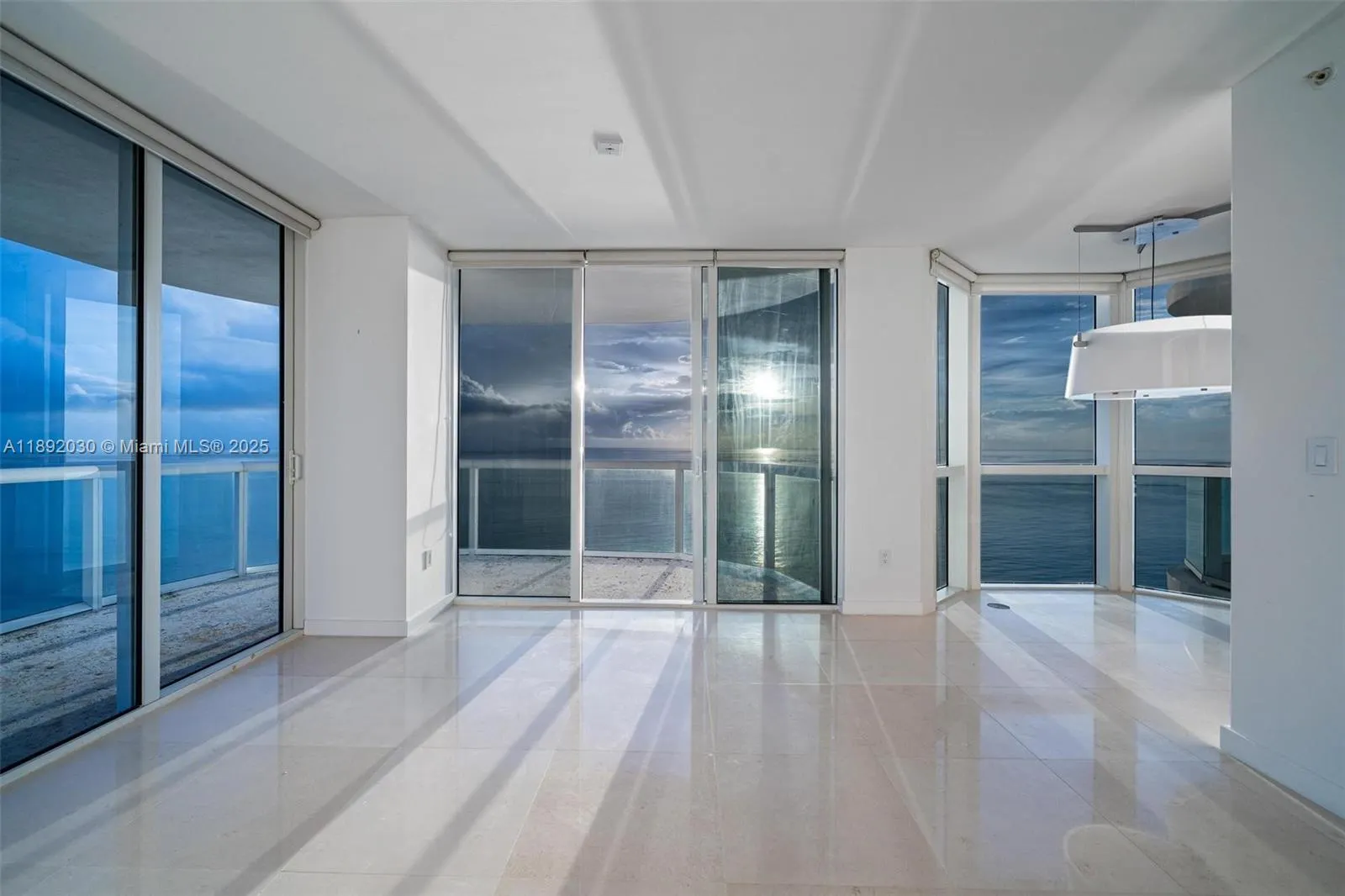 6365 Collins Ave, #2901