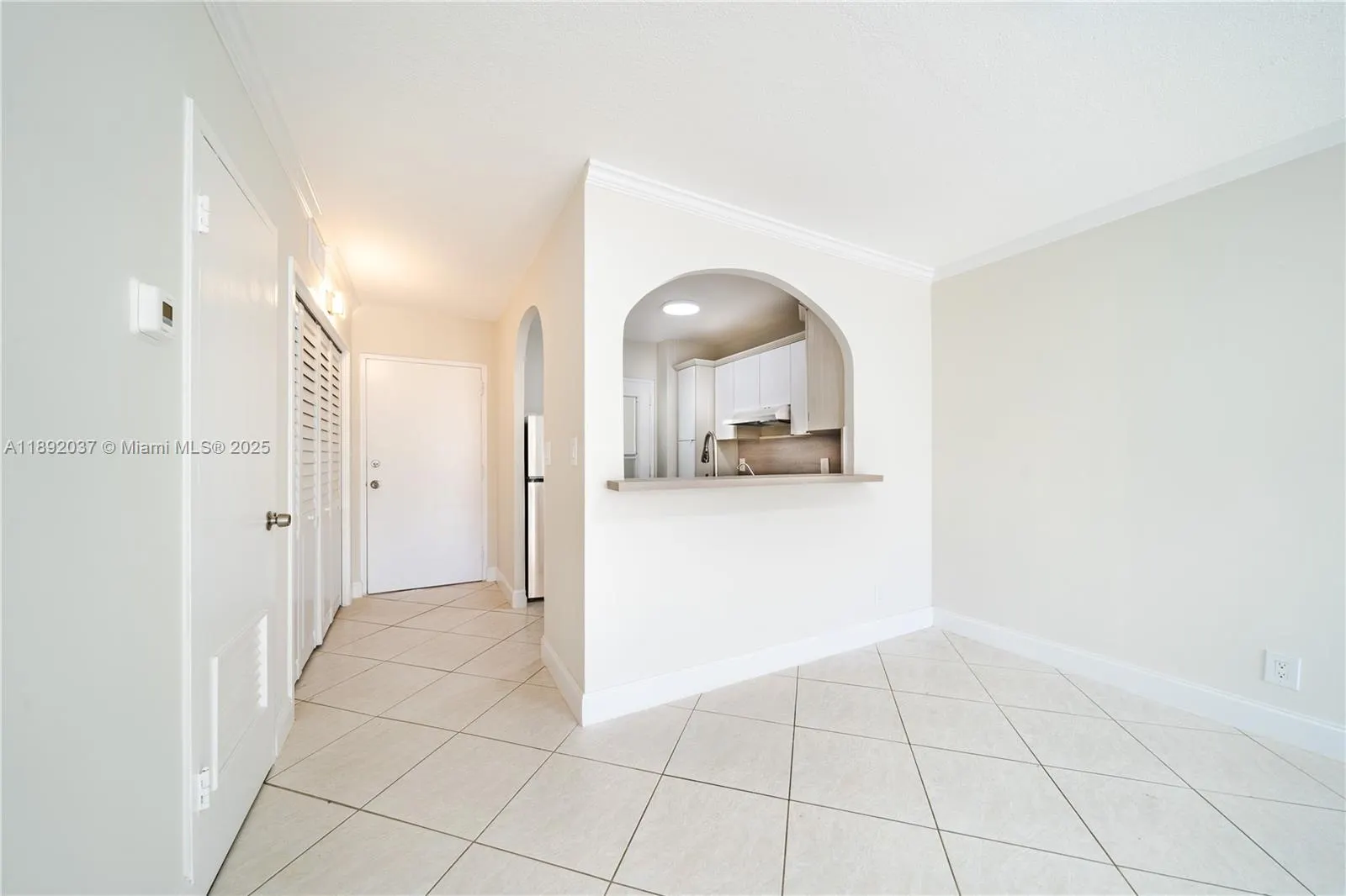 2555 NE 11th St, #310