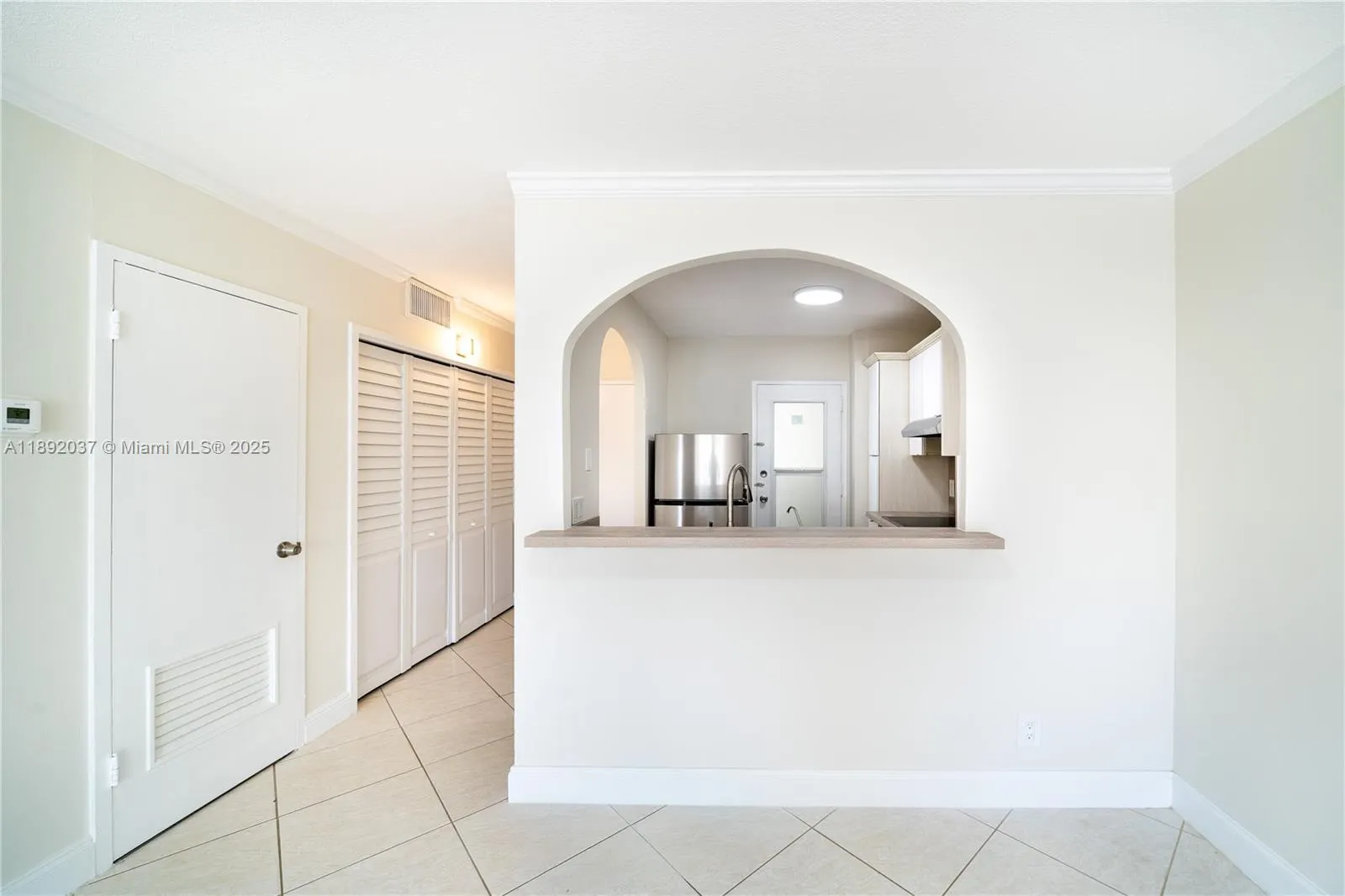2555 NE 11th St, #310
