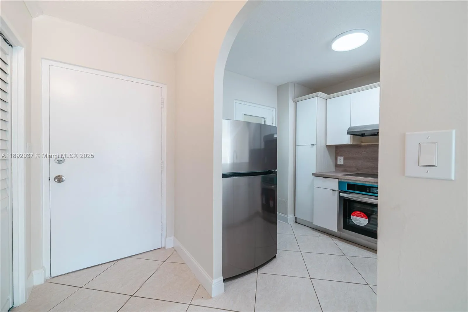 2555 NE 11th St, #310