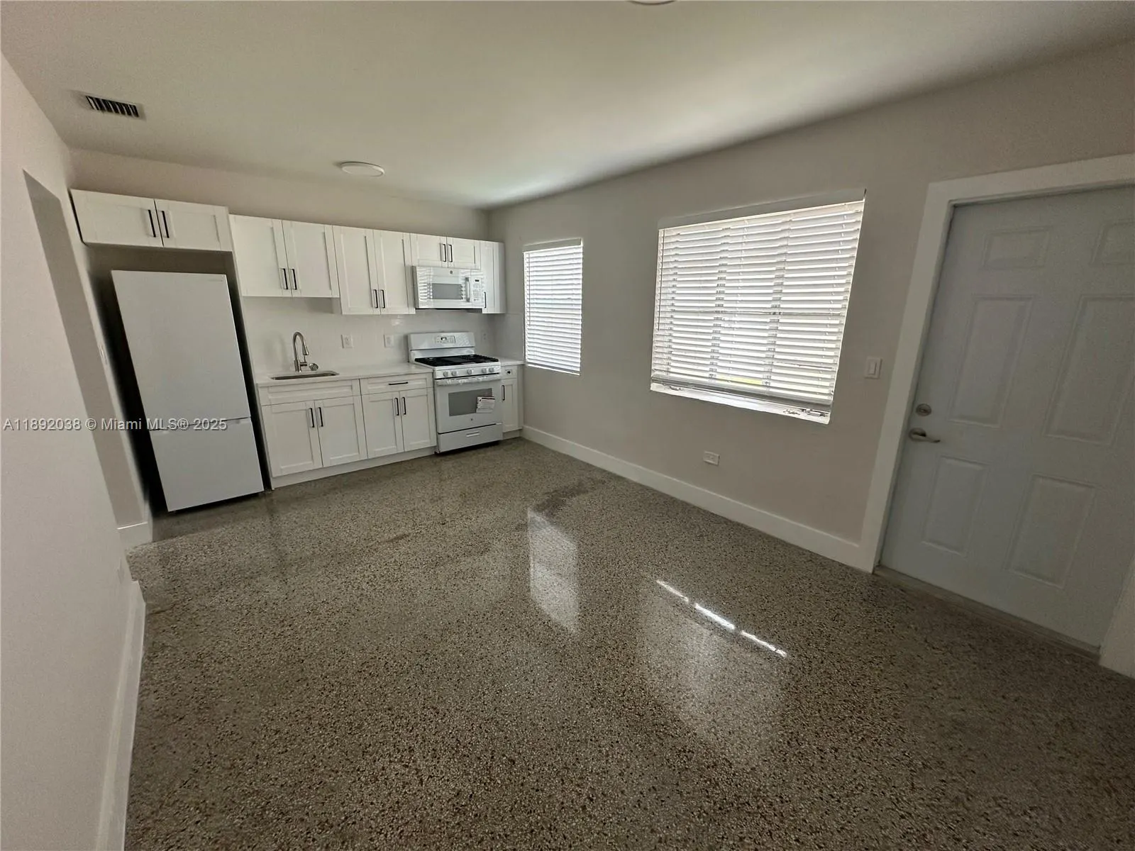 211 SW 18th Ave, #2
