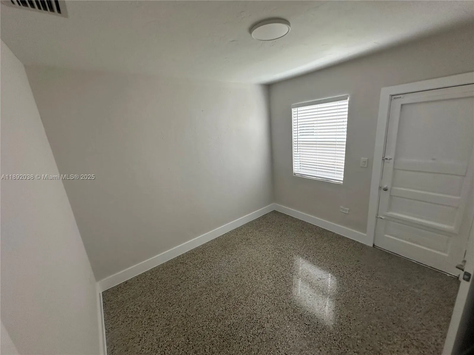 211 SW 18th Ave, #2
