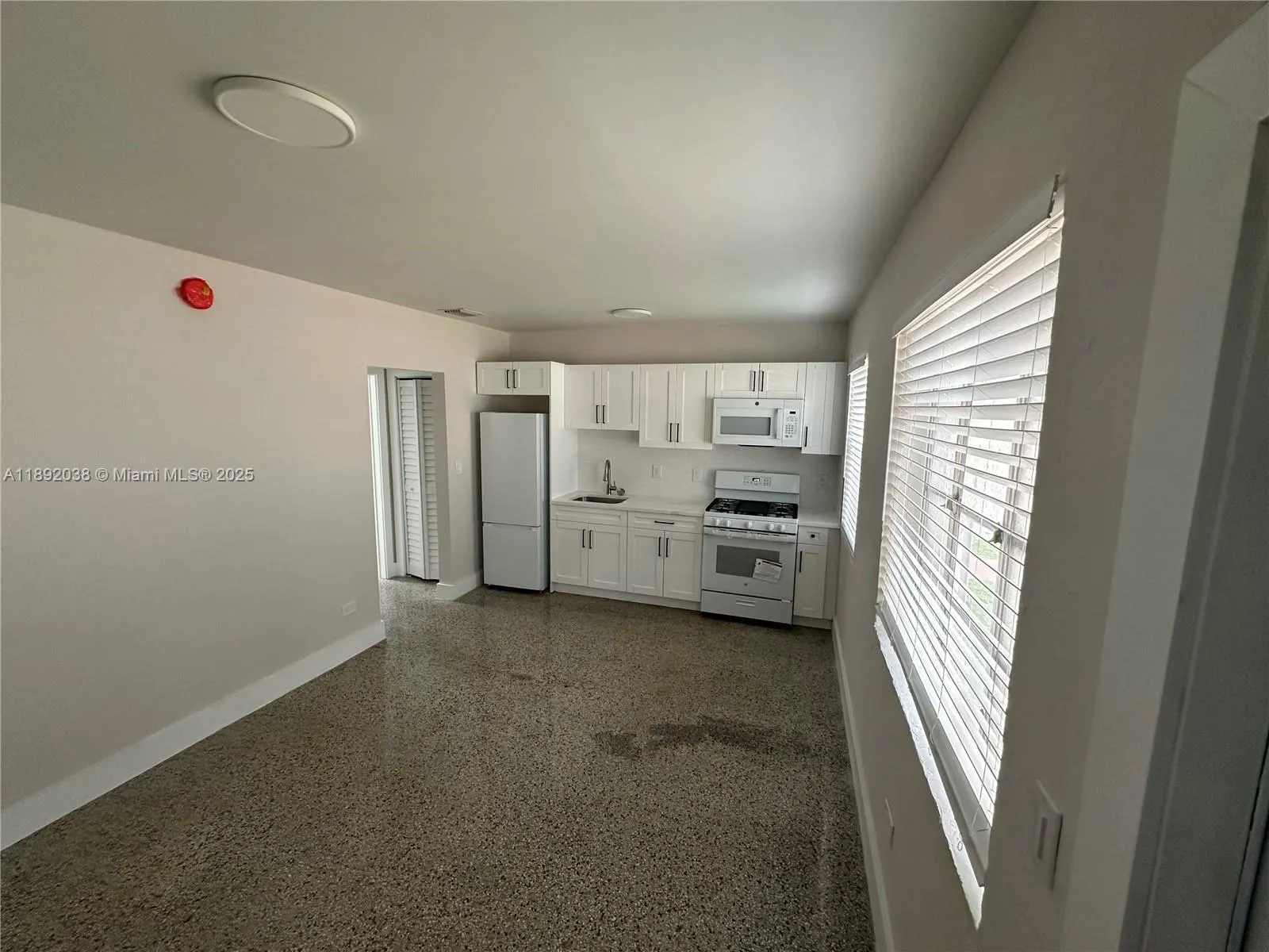 211 SW 18th Ave, #2