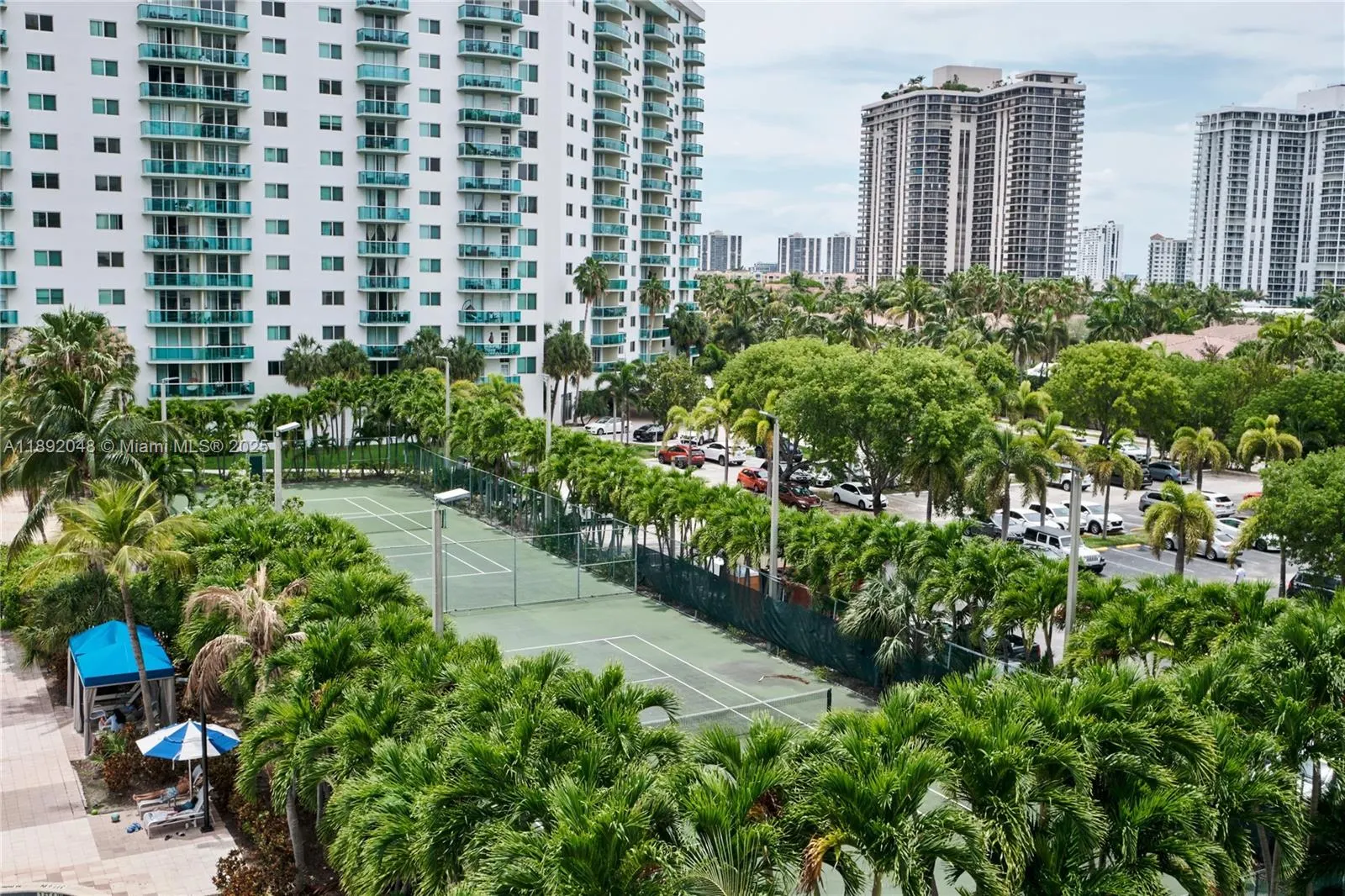 19370 Collins Ave, #407