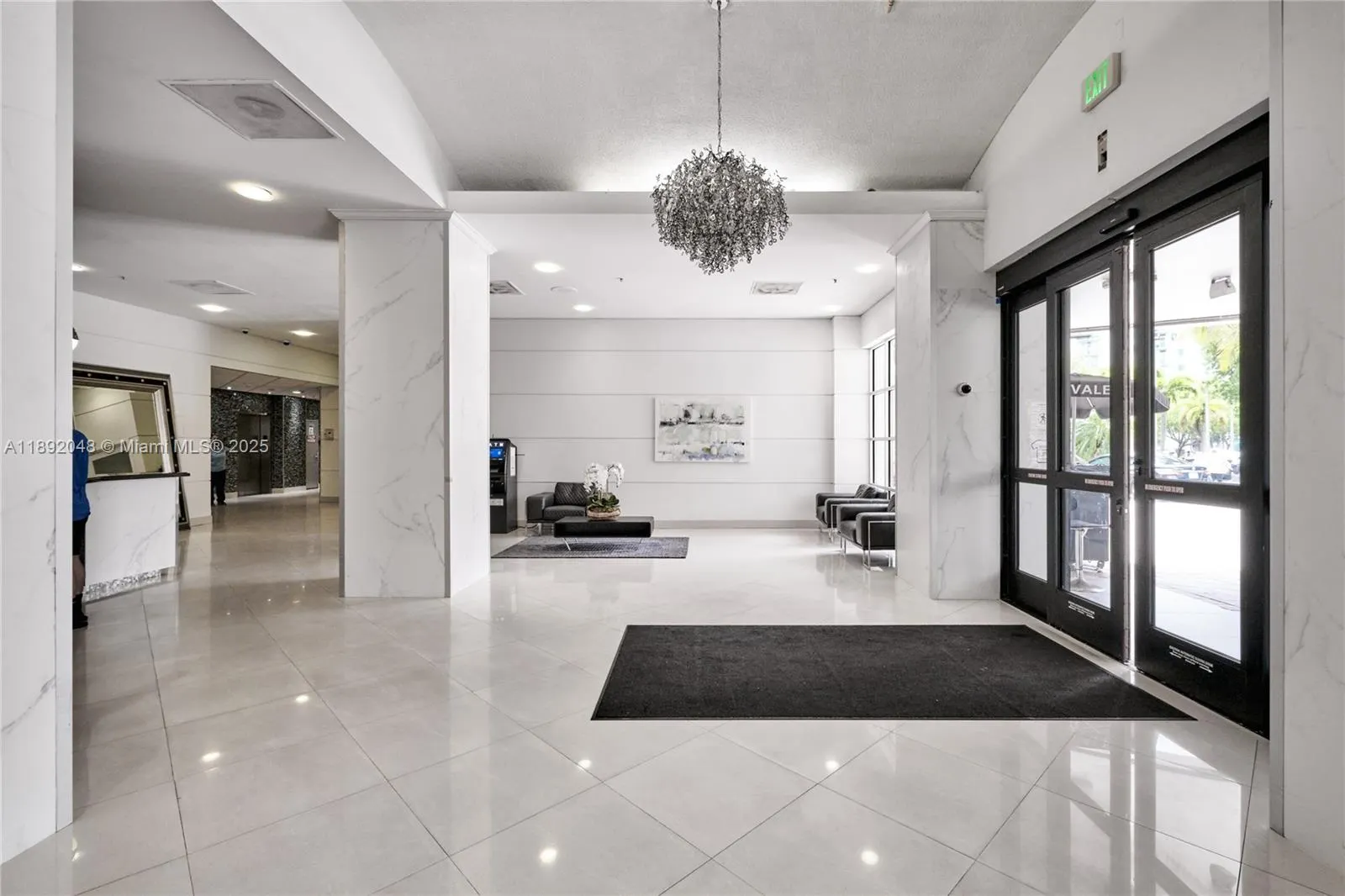 19370 Collins Ave, #407