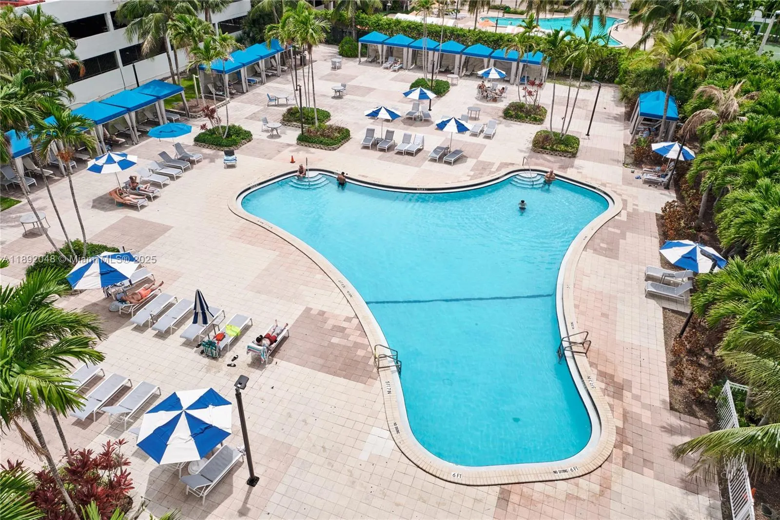 19370 Collins Ave, #407