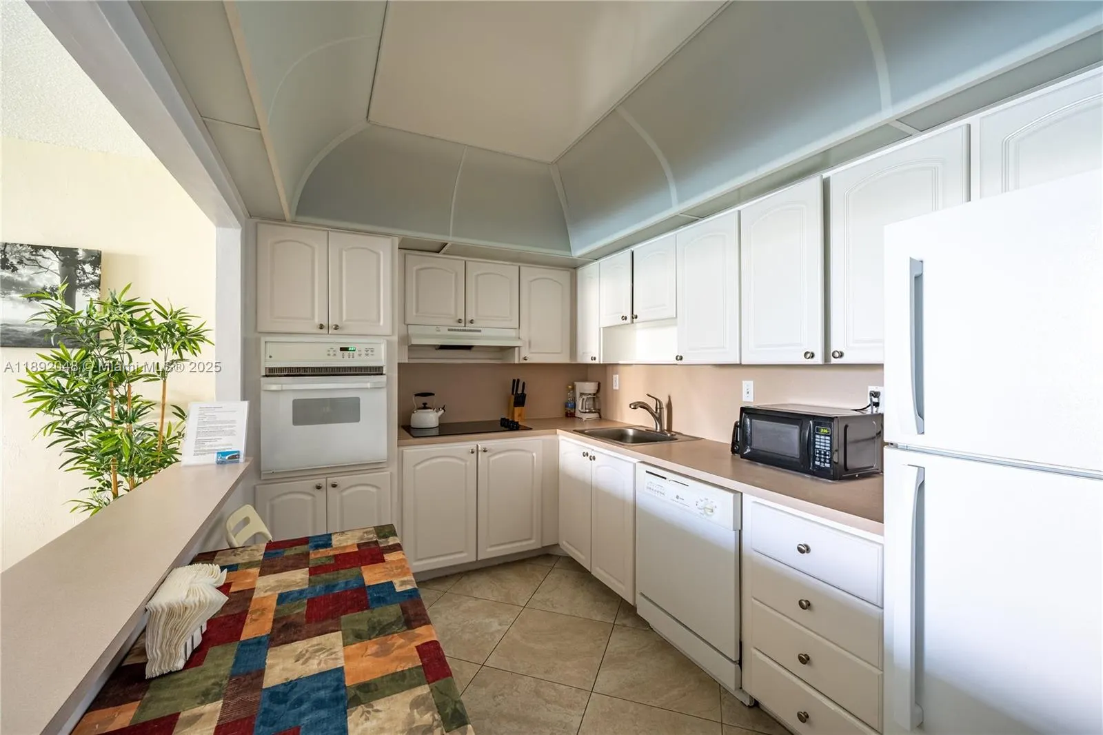 19370 Collins Ave, #407