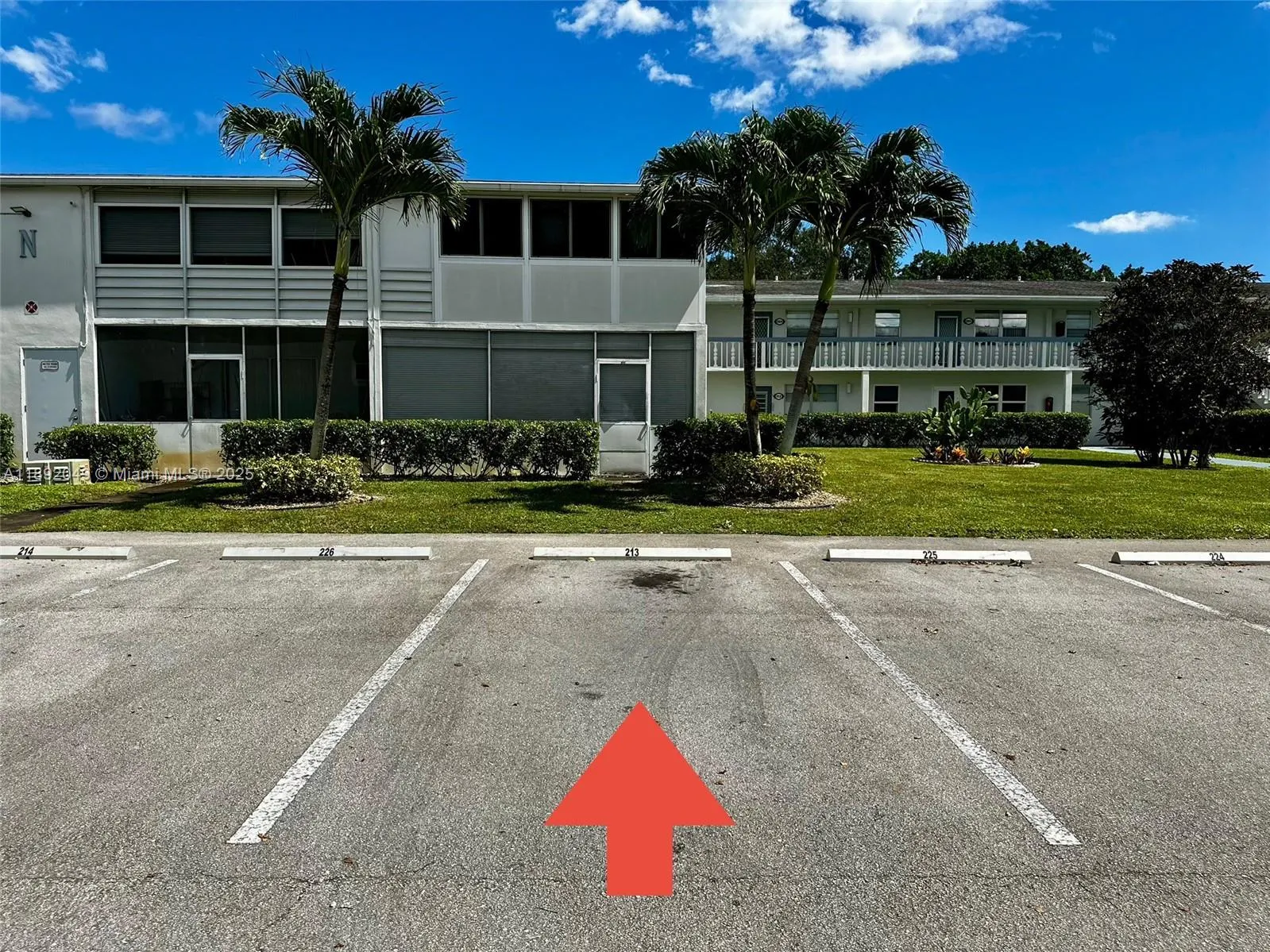 213 Oakridge  N, #213