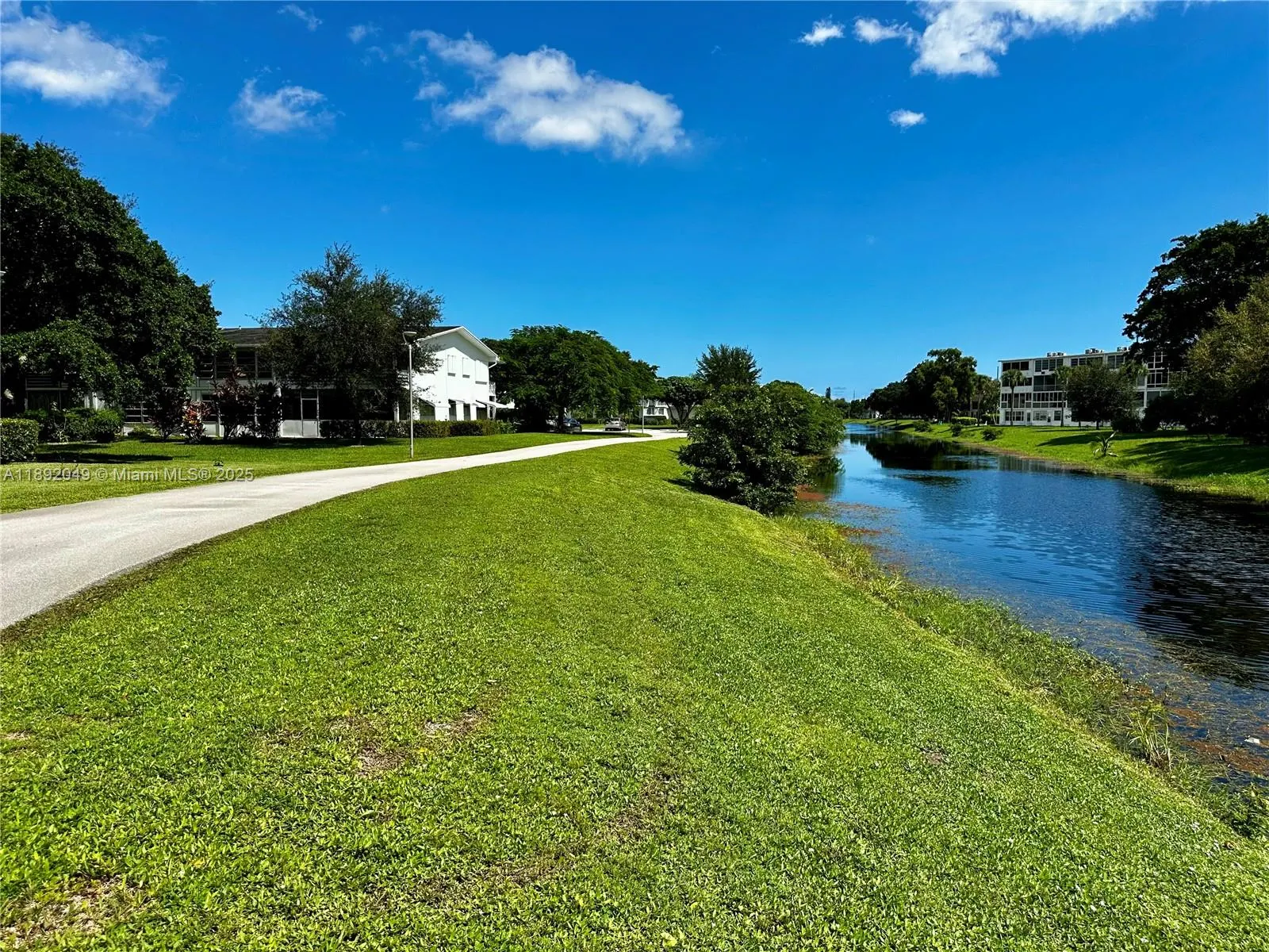213 Oakridge  N, #213