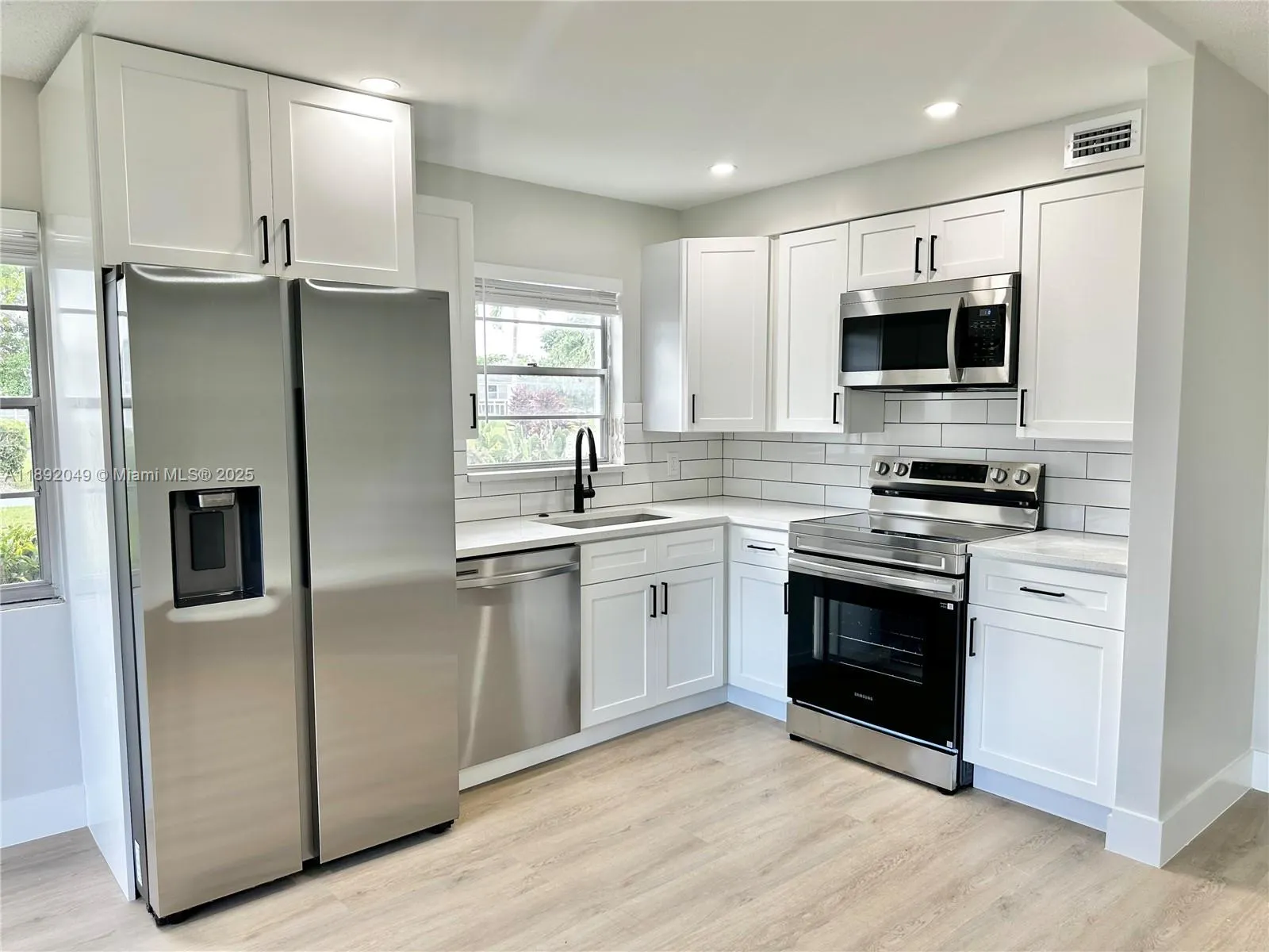 213 Oakridge  N, #213