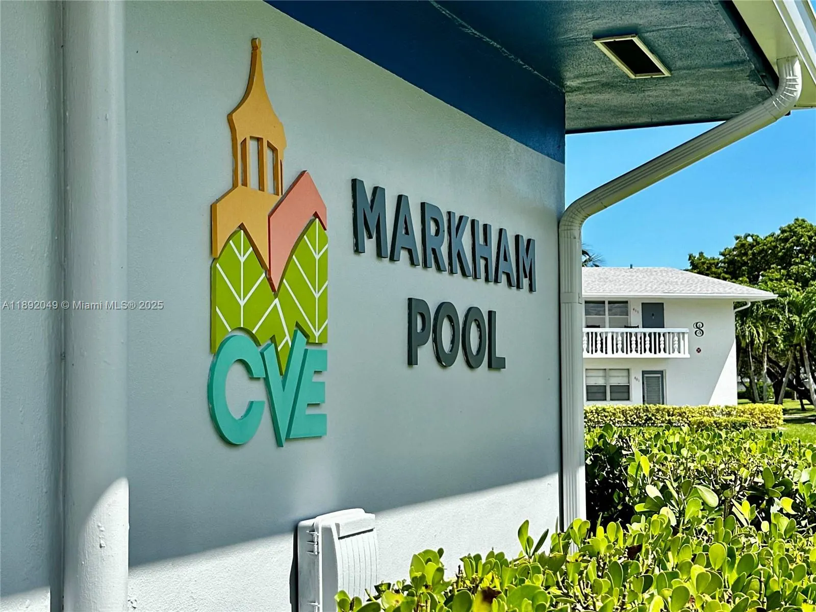 213 Oakridge  N, #213