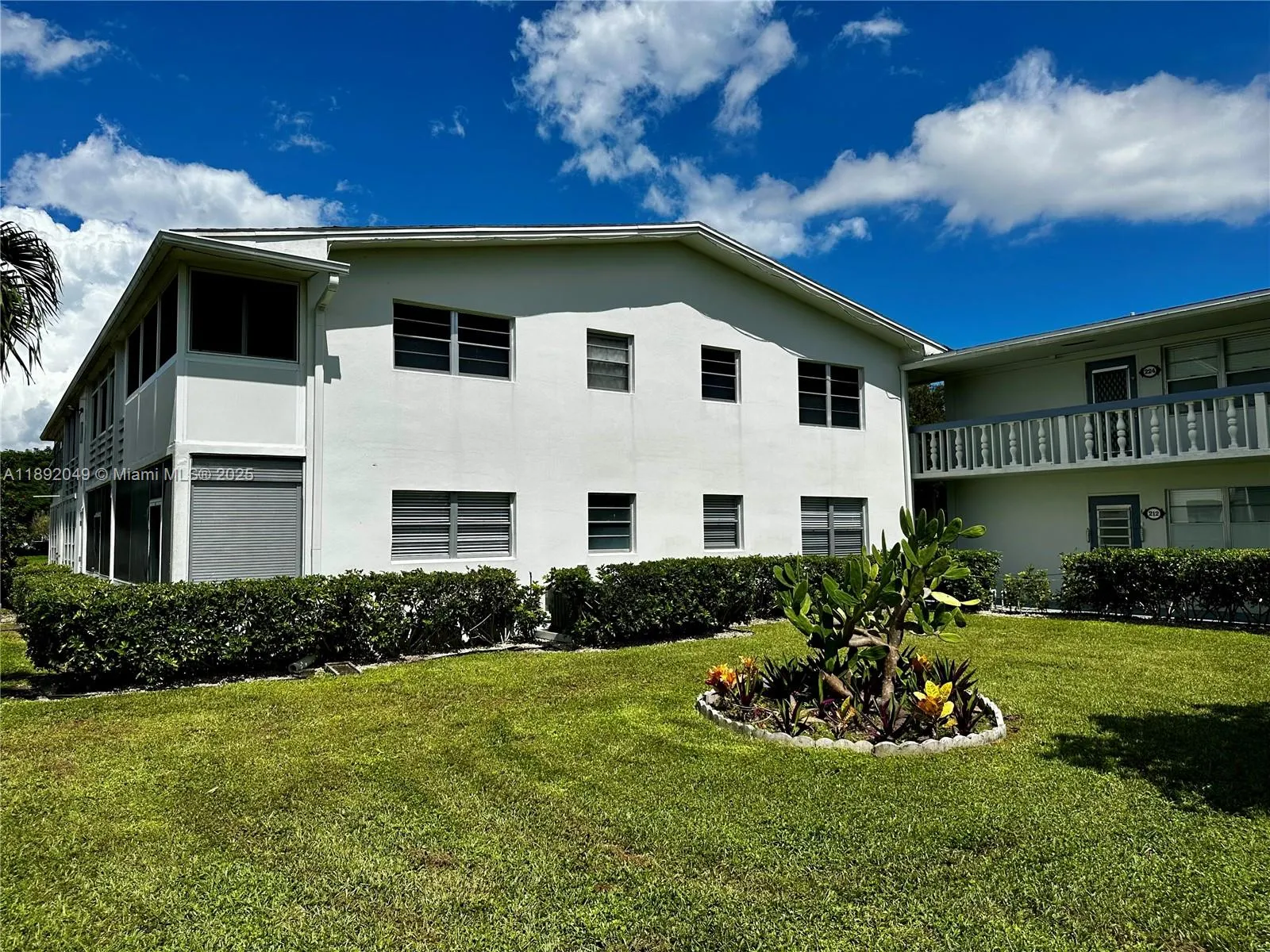 213 Oakridge  N, #213
