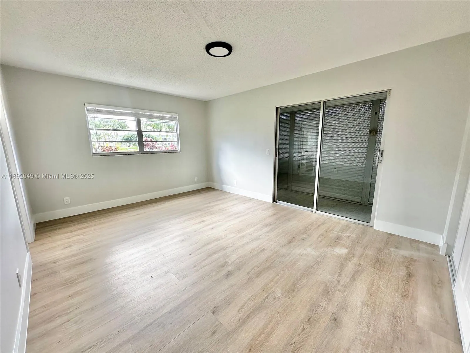 213 Oakridge  N, #213