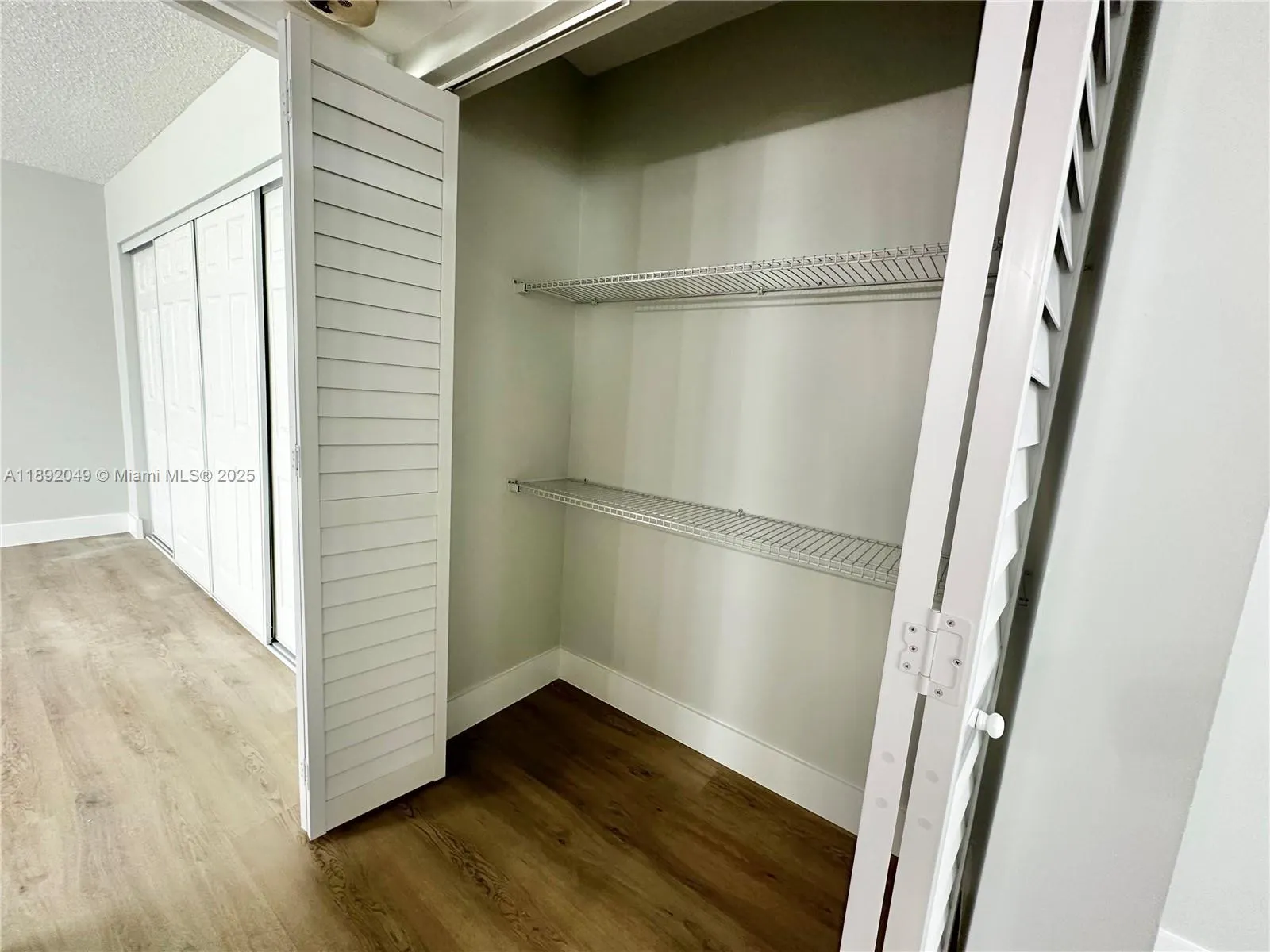 213 Oakridge  N, #213