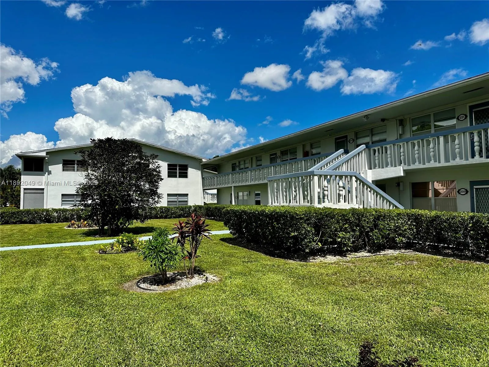 213 Oakridge  N, #213