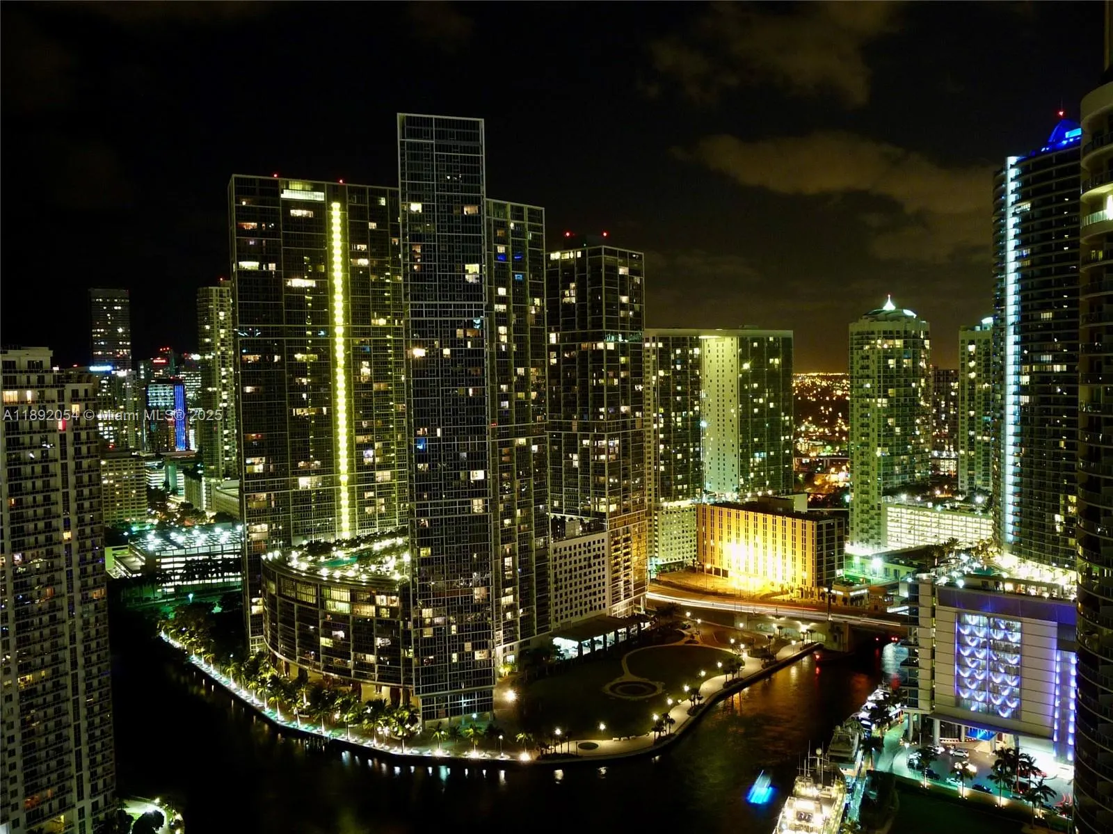 325 S Biscayne Blvd, #3917