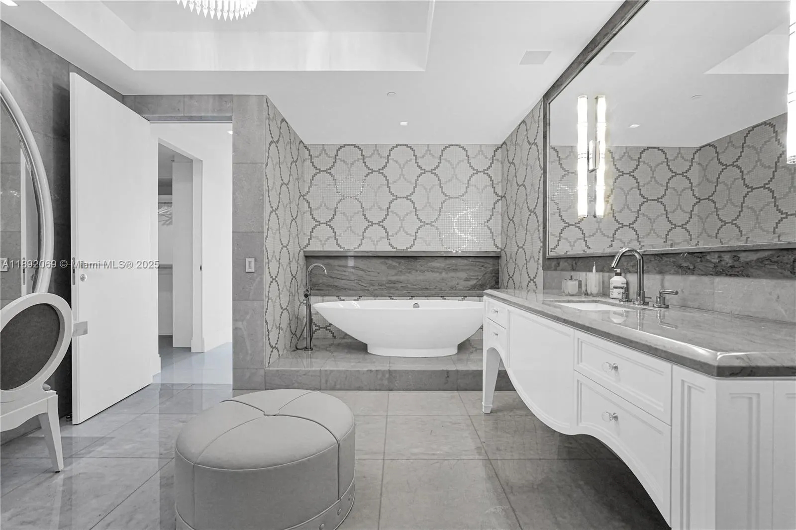 9701 Collins Ave, #2103S