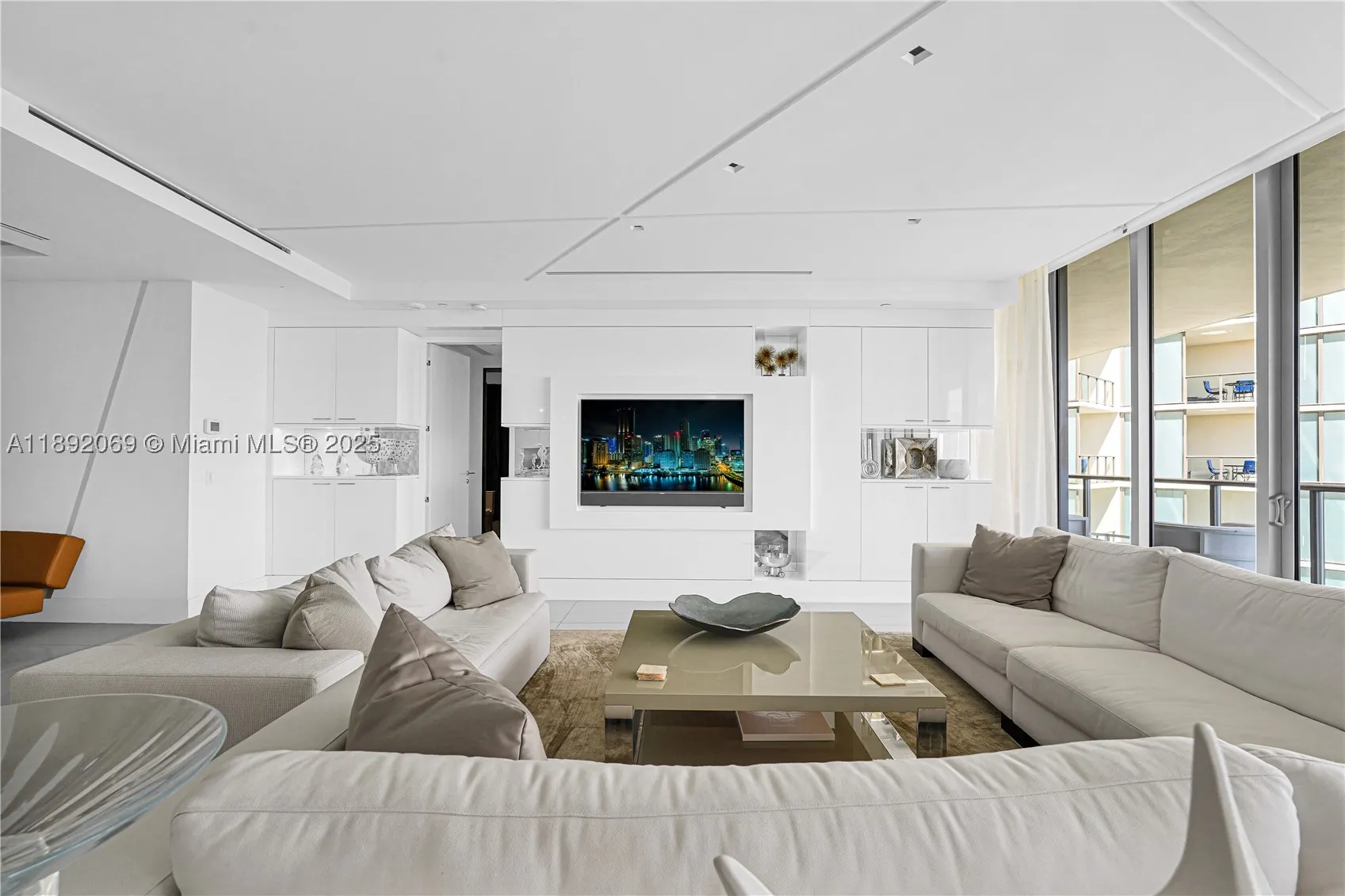 9701 Collins Ave #2103S