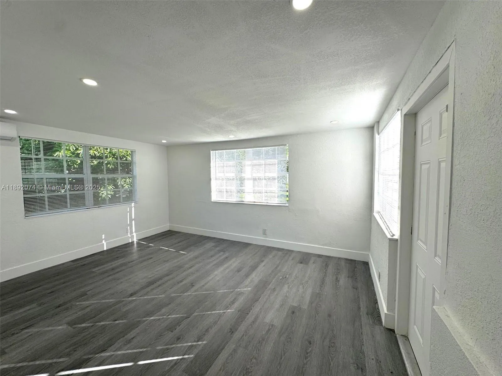 9221 Broad Manor Rd