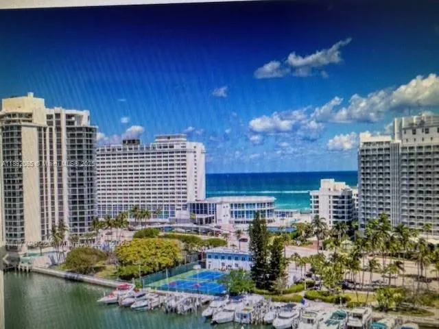 5401 Collins Ave # 13-20
