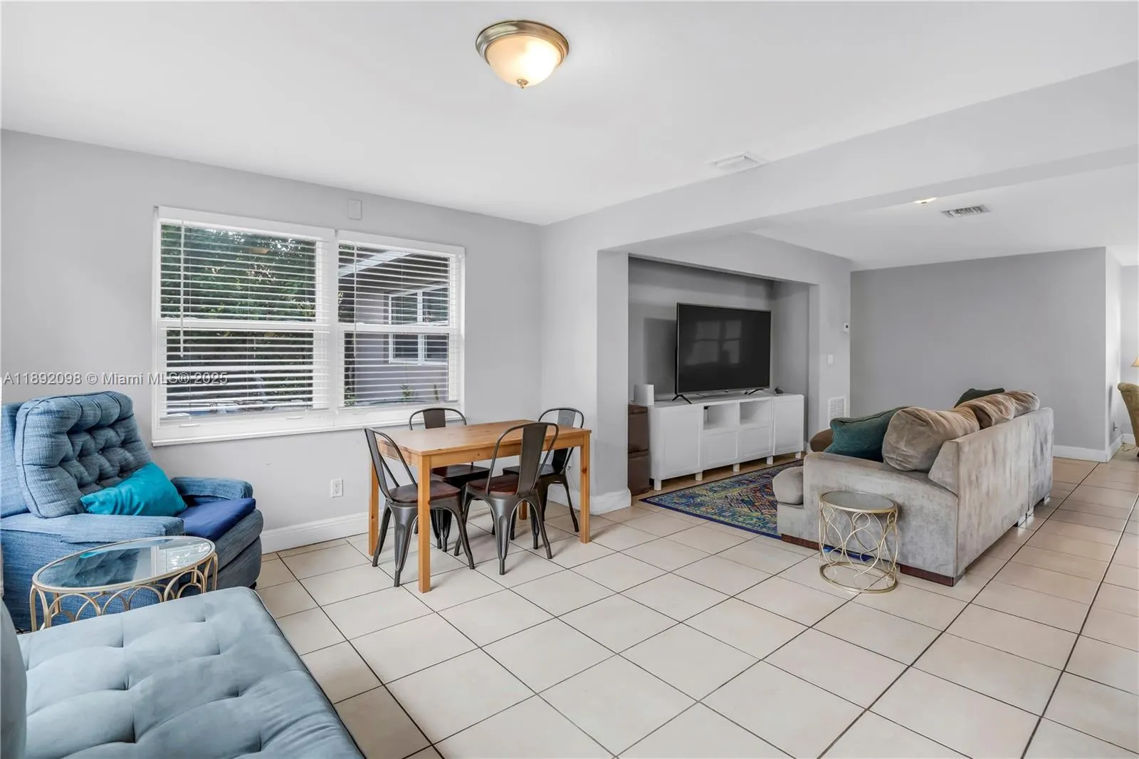 312 NW 35th St
