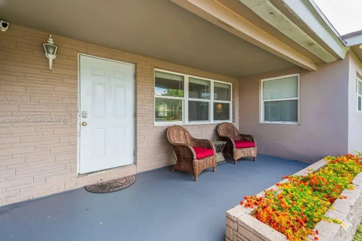 312 NW 35th St