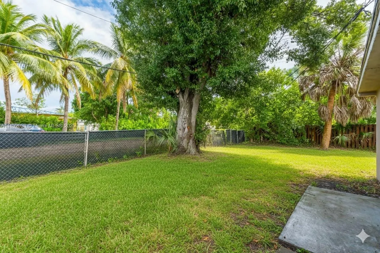 312 NW 35th St