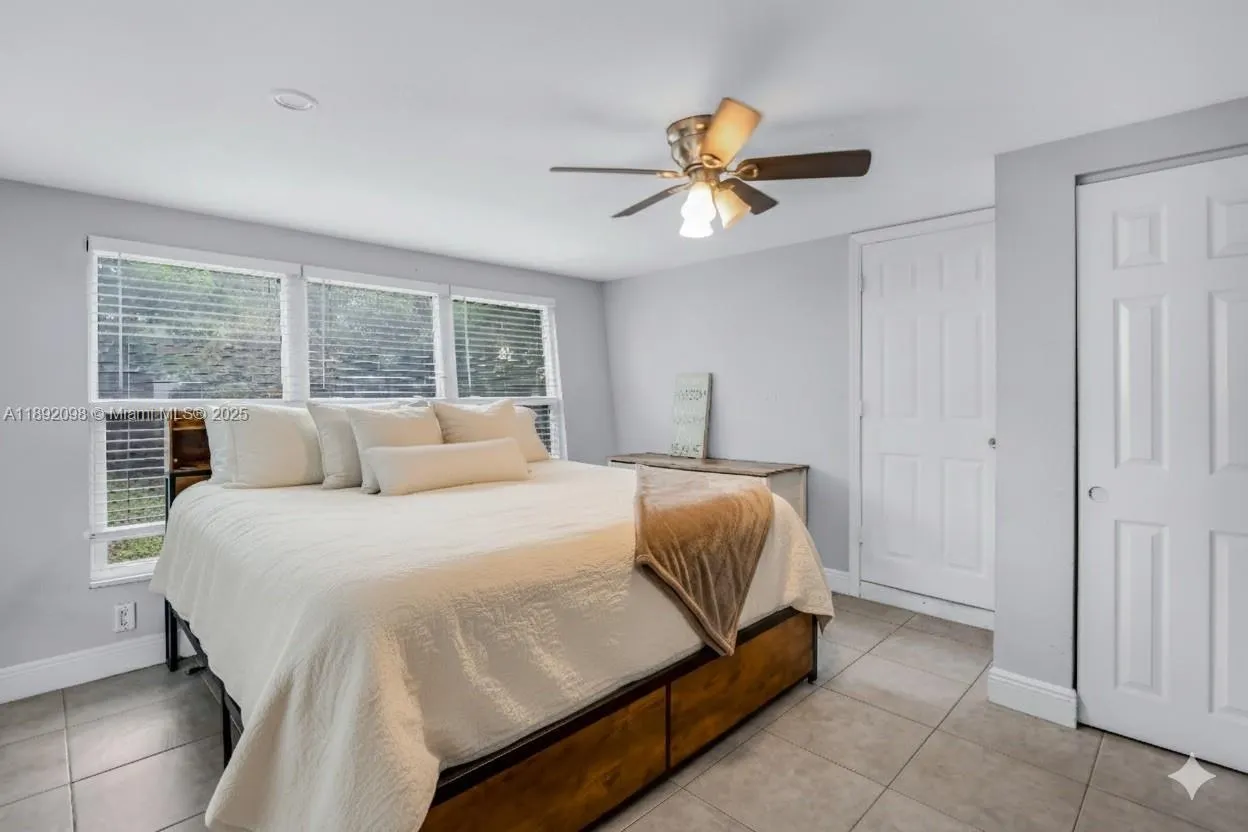 312 NW 35th St