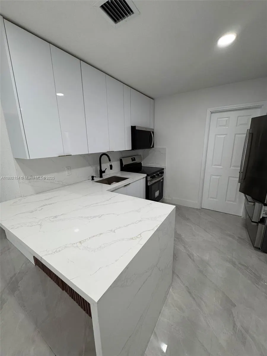 13720 NW 4th Ct