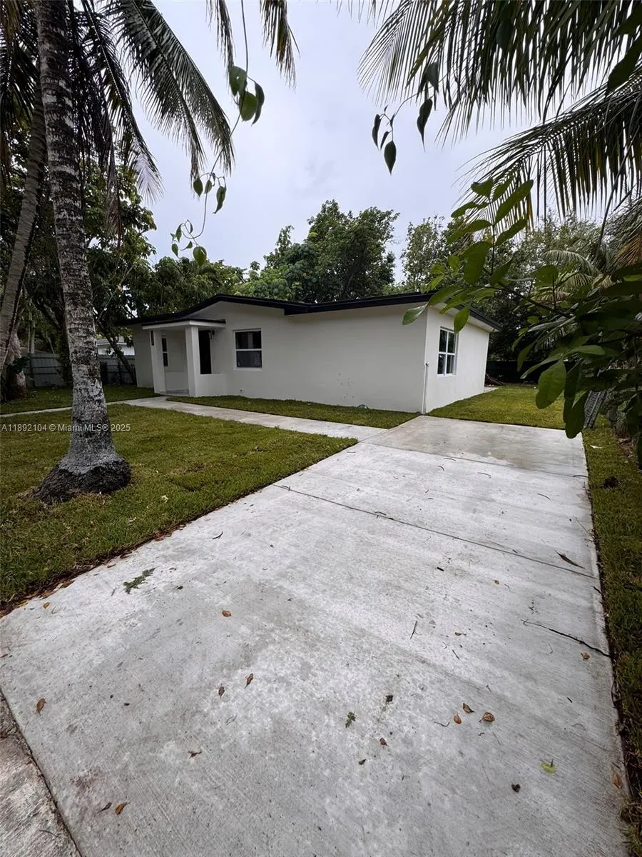 13720 NW 4th Ct
