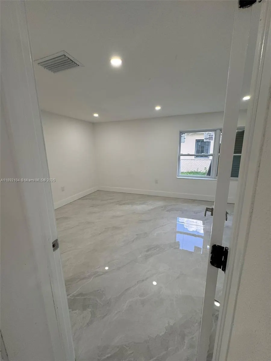 13720 NW 4th Ct