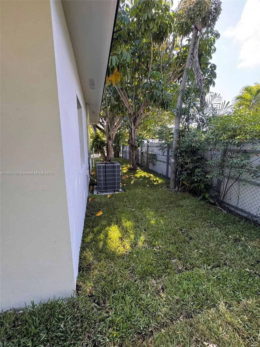 13720 NW 4th Ct