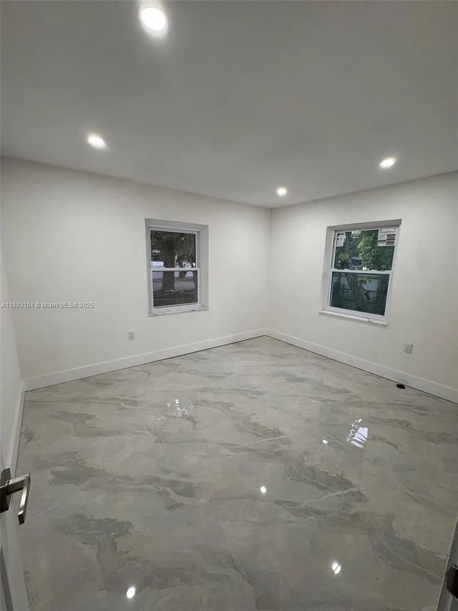 13720 NW 4th Ct