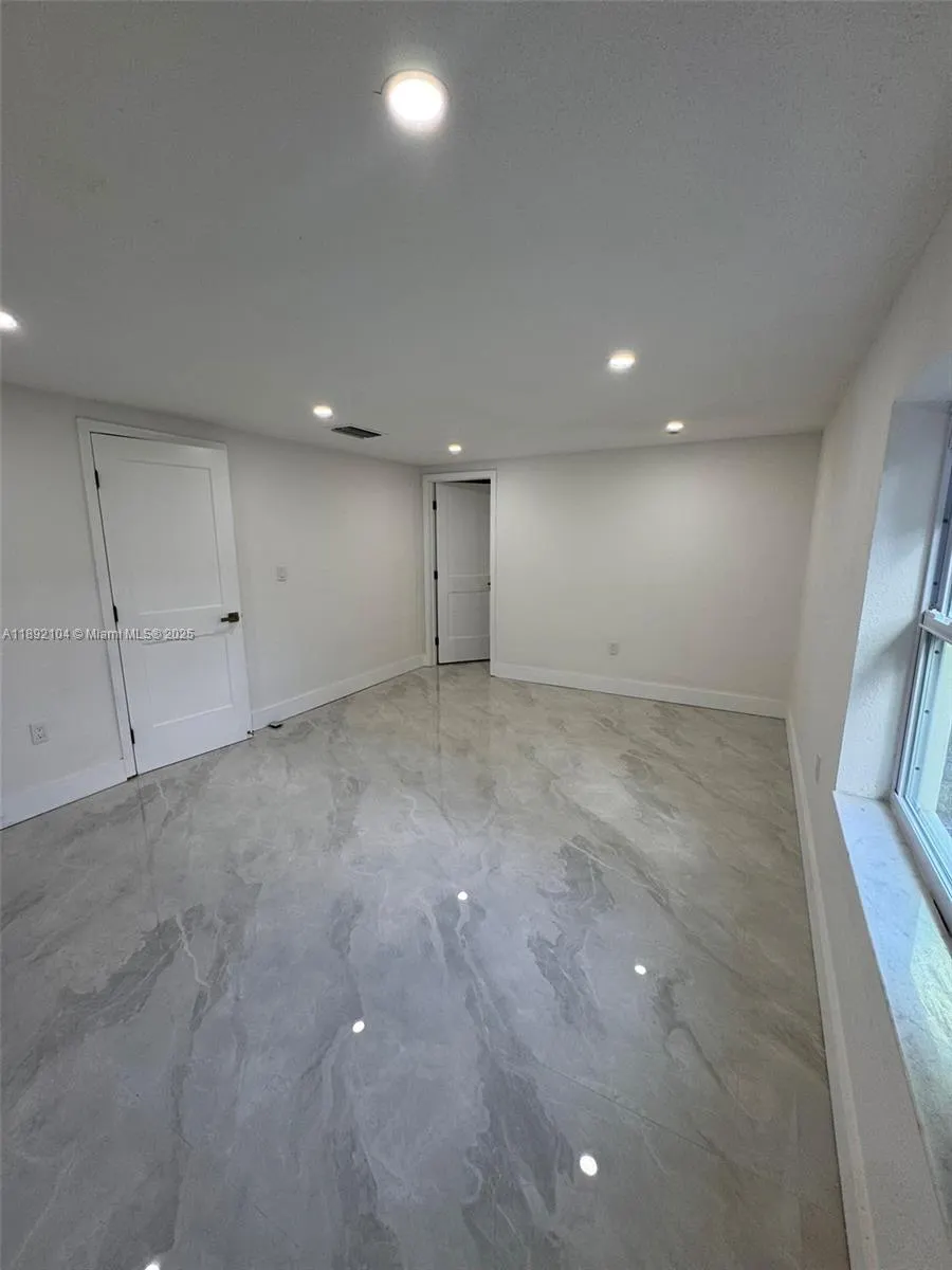 13720 NW 4th Ct