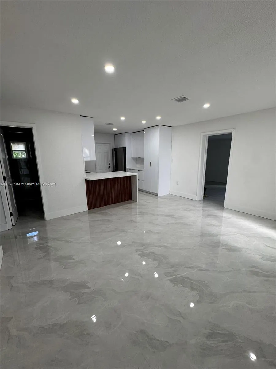 13720 NW 4th Ct