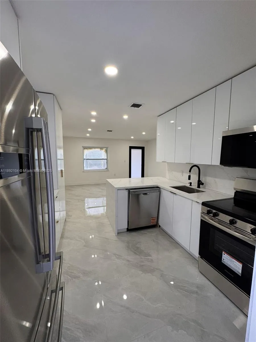13720 NW 4th Ct