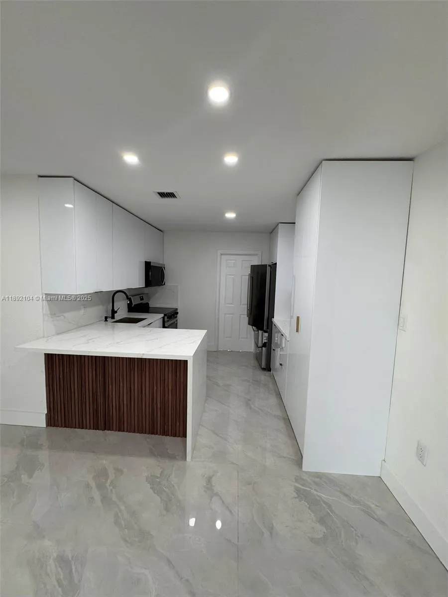 13720 NW 4th Ct
