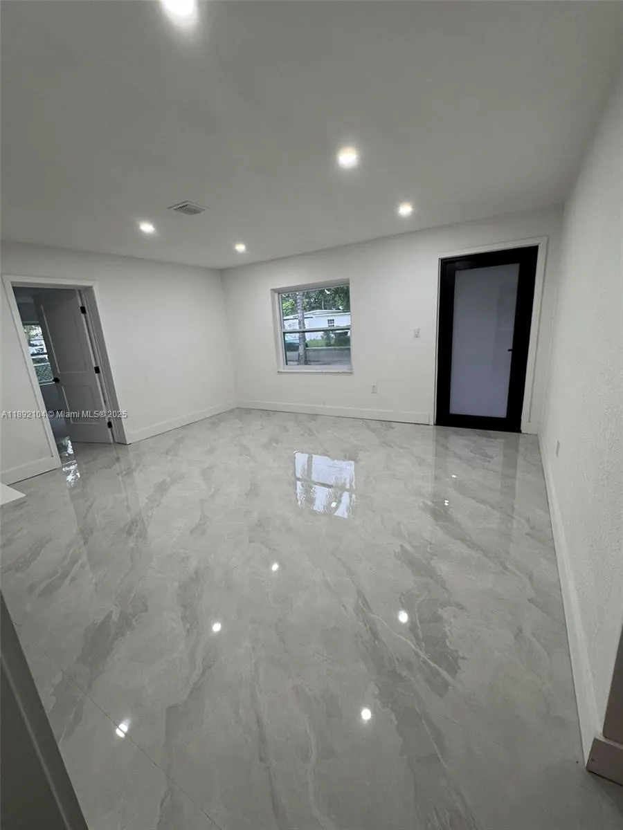 13720 NW 4th Ct